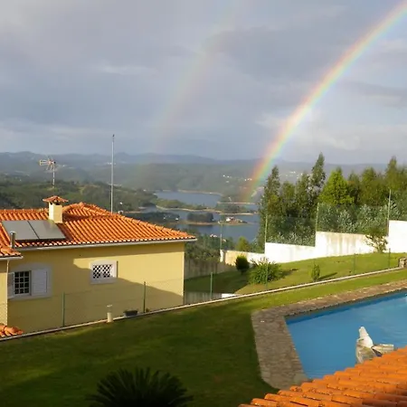 Πανσιόν Casa Do Trovador 4*