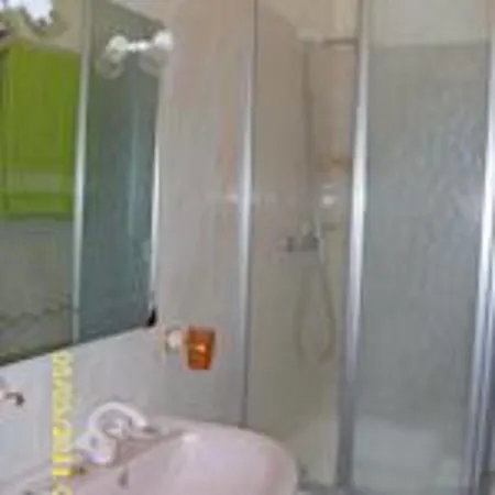 特洛维多尔旅馆 招待所 4*